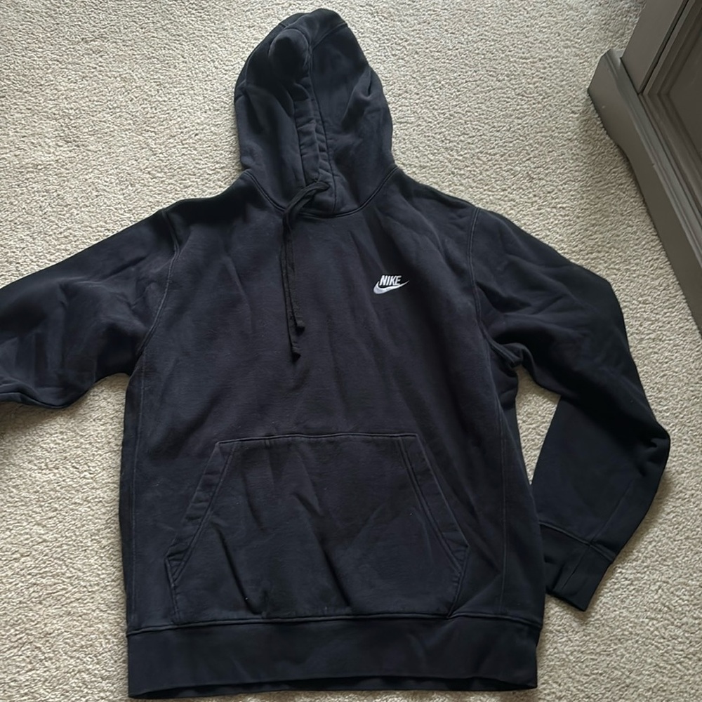 BLACK NIKE HOODIE